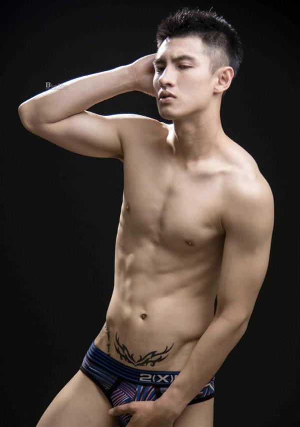 VIRILE-No.02-ebook--bts-video